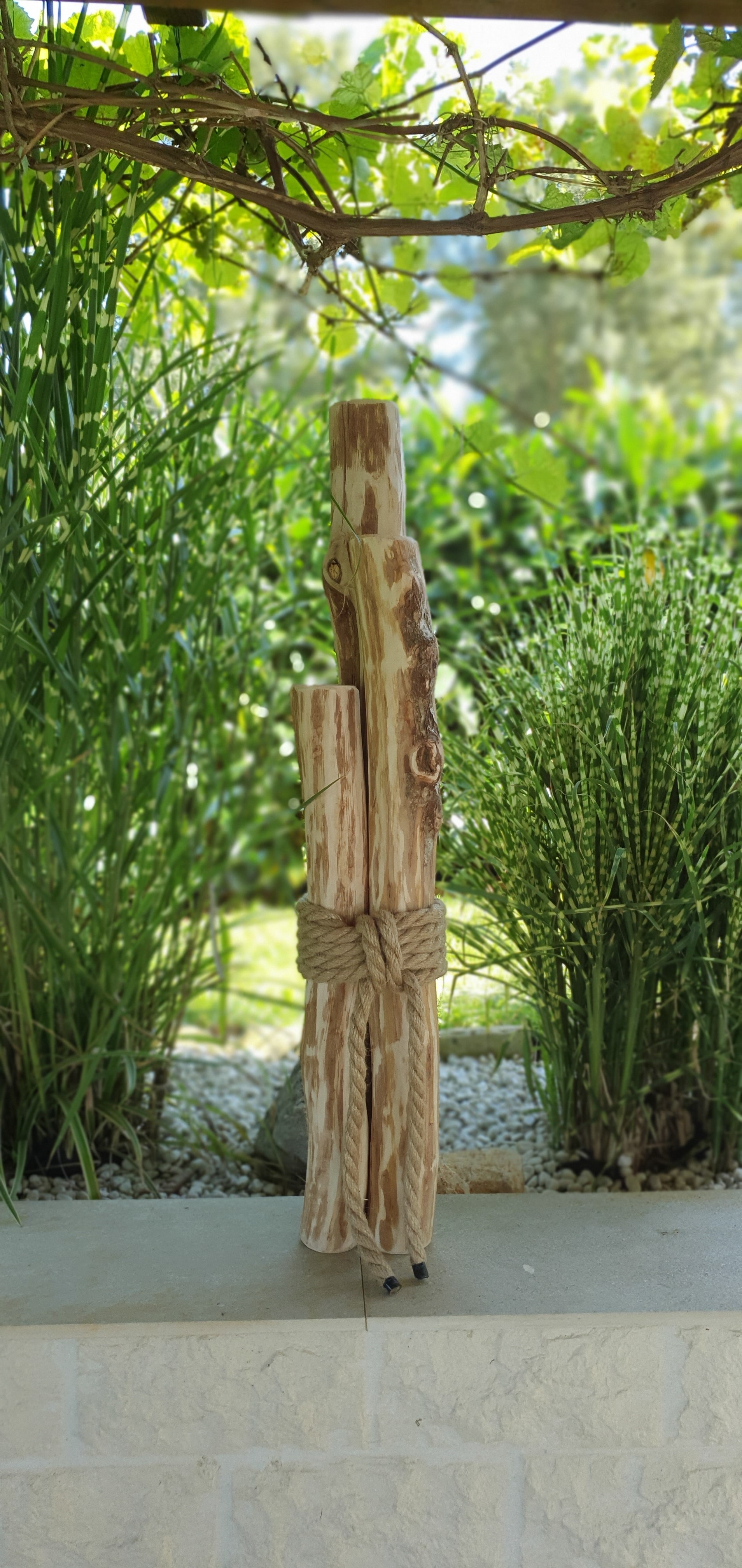 Windlichtsäule aus Haselnussholz 60 cm